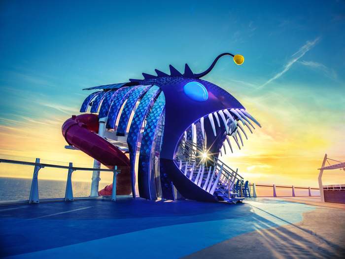 Royal Caribbean International, Symphony of the Seas, Ultimate Abyss 1, JordanDani.jpg